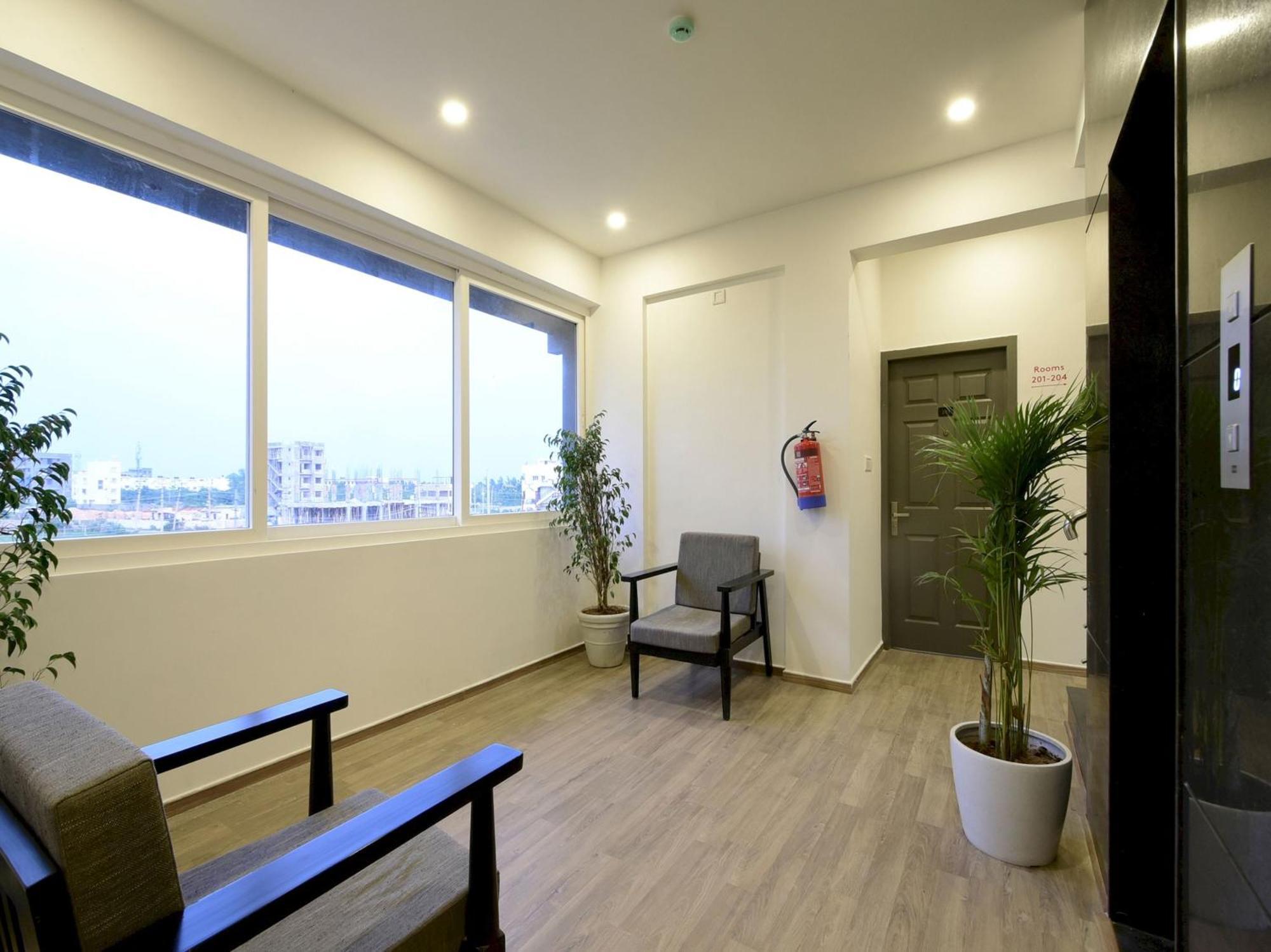 Townhouse Airport Road Hotel Yelahanka Exterior foto