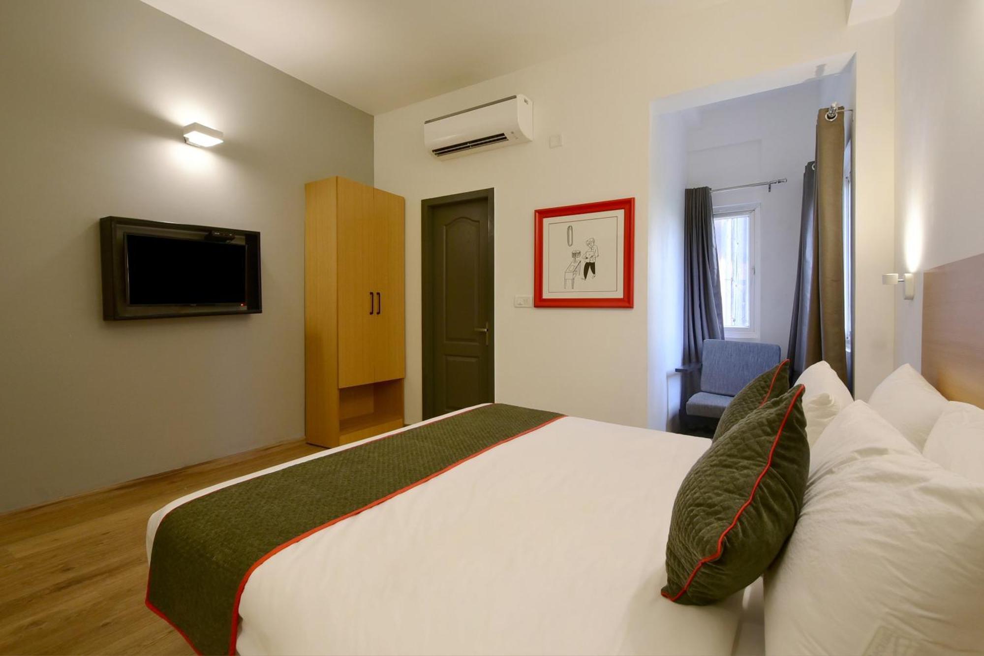 Townhouse Airport Road Hotel Yelahanka Exterior foto