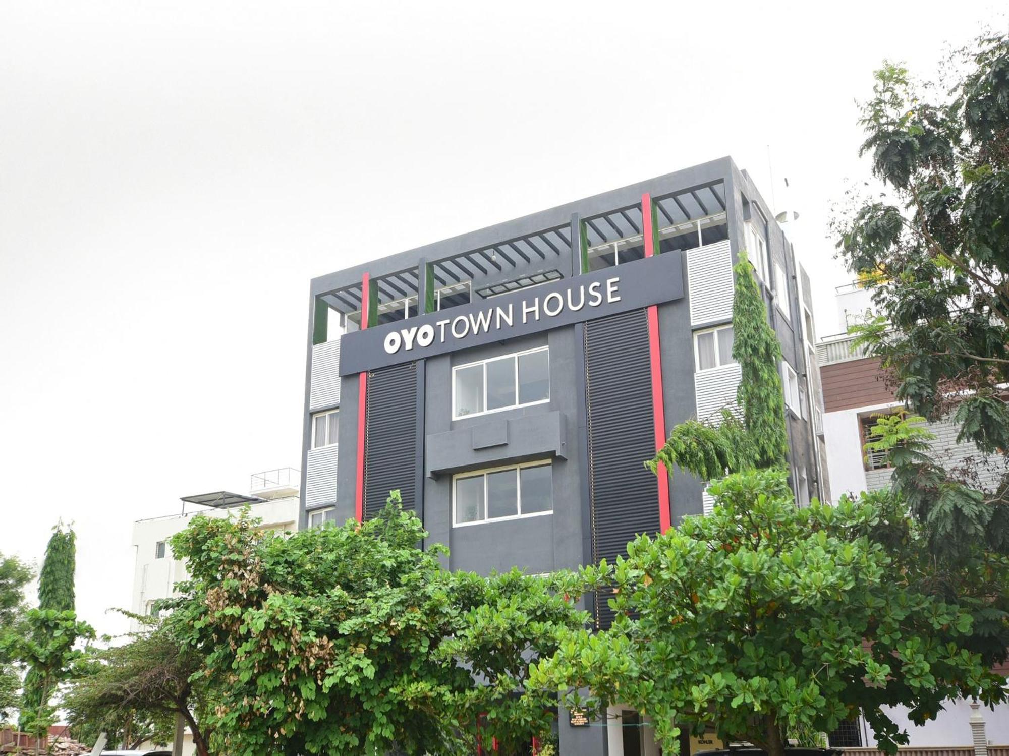 Townhouse Airport Road Hotel Yelahanka Exterior foto