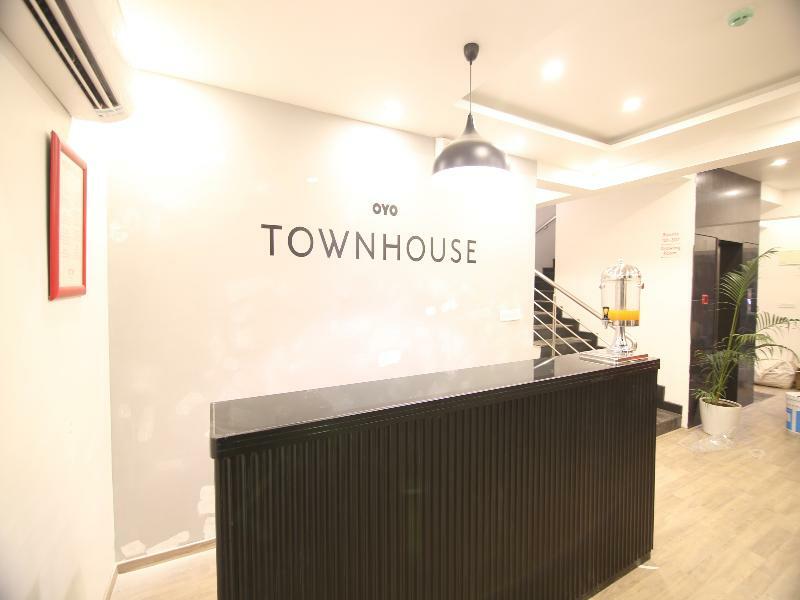 Townhouse Airport Road Hotel Yelahanka Exterior foto