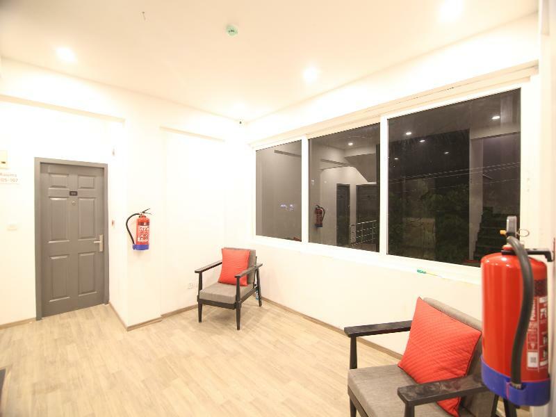 Townhouse Airport Road Hotel Yelahanka Exterior foto
