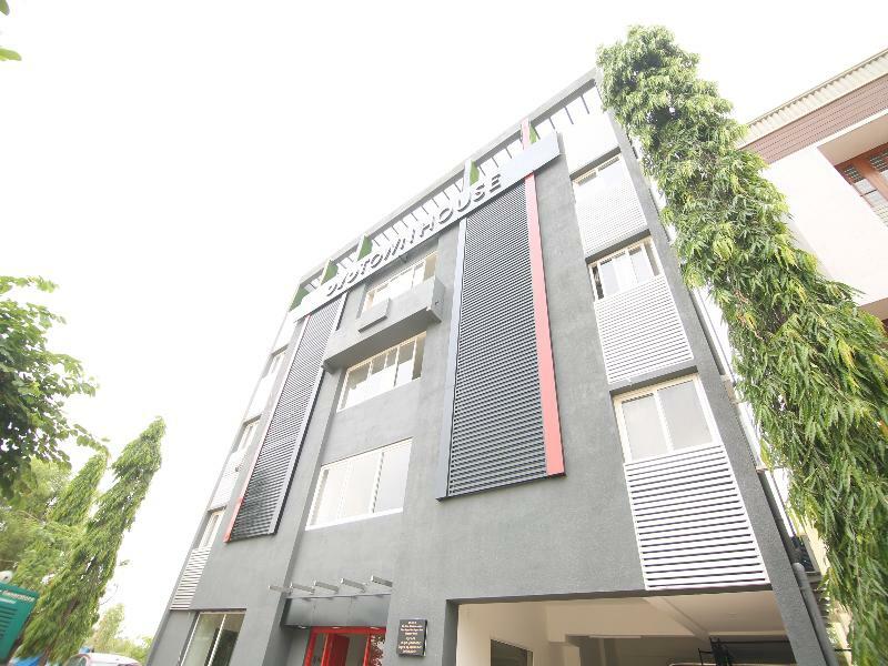 Townhouse Airport Road Hotel Yelahanka Exterior foto