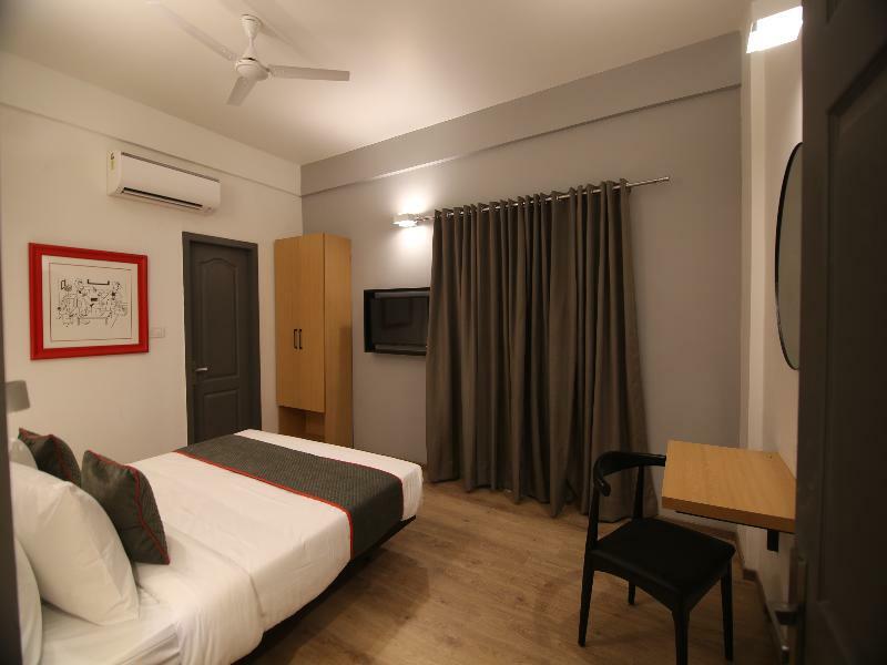 Townhouse Airport Road Hotel Yelahanka Exterior foto