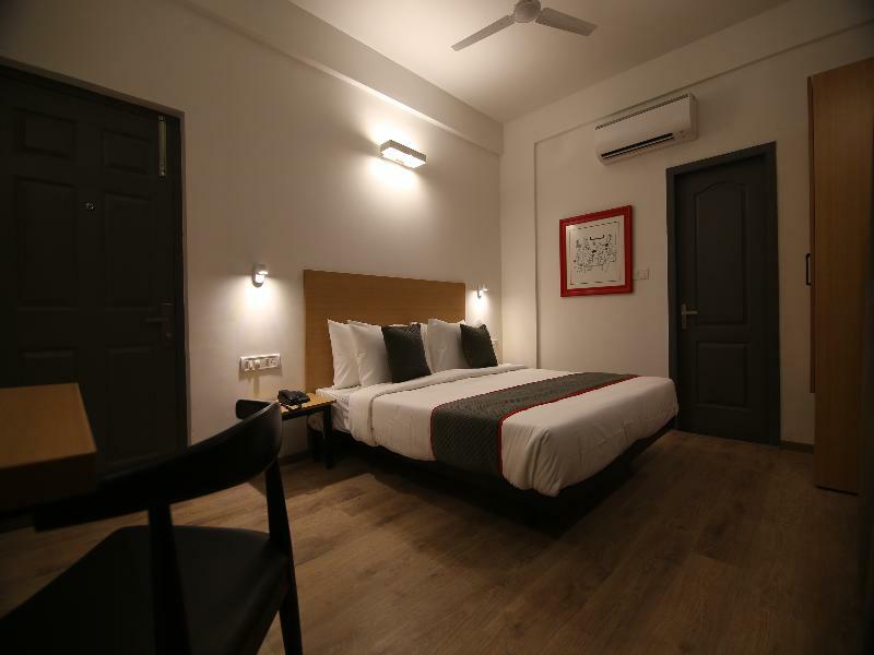 Townhouse Airport Road Hotel Yelahanka Exterior foto