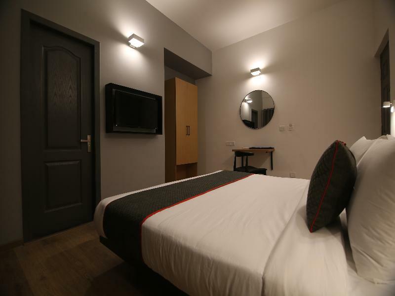 Townhouse Airport Road Hotel Yelahanka Exterior foto
