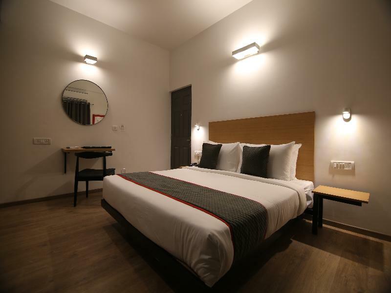 Townhouse Airport Road Hotel Yelahanka Exterior foto
