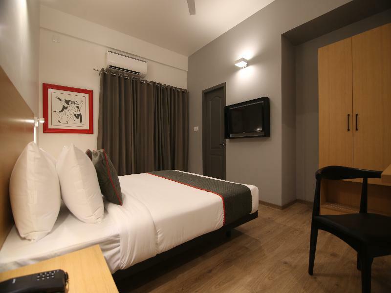 Townhouse Airport Road Hotel Yelahanka Exterior foto